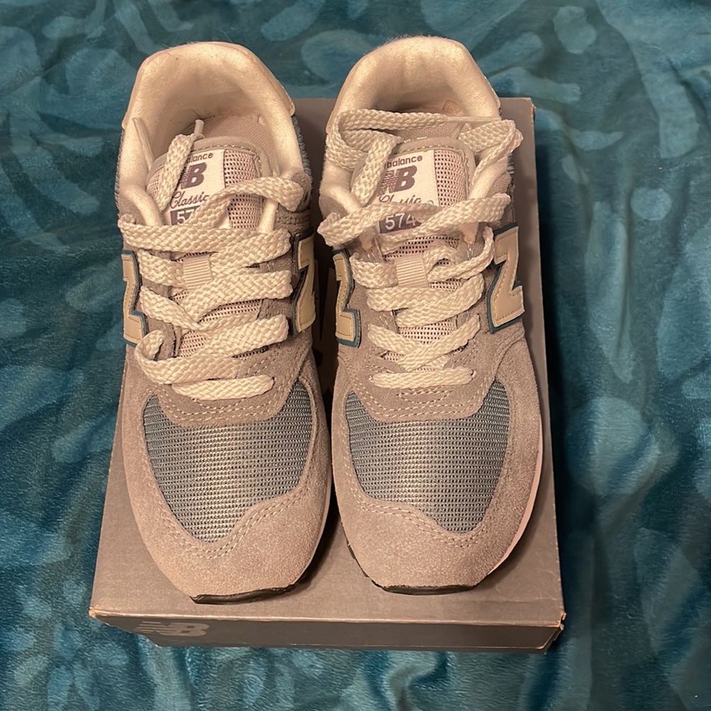 Brand new! New Balance 574